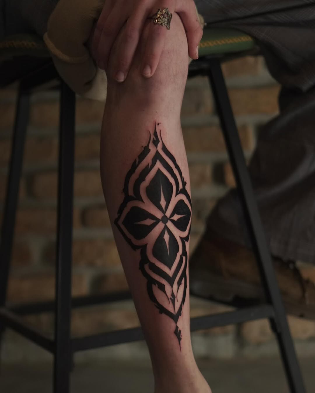 Ornamental linework tattoo by Sean Misiuk — tattoo in Tel Aviv